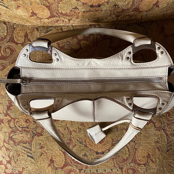 Vintage Tod’s Leather Handbag - Picture 7 of 16